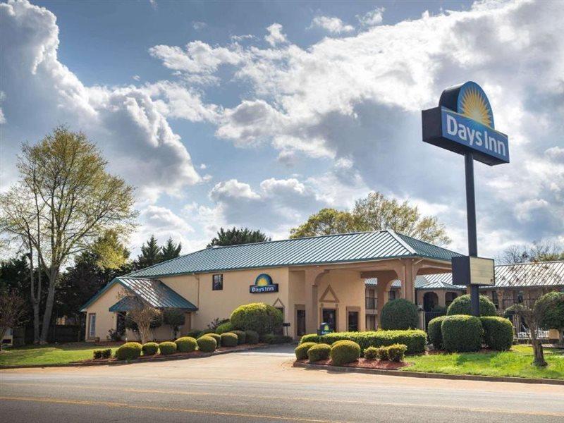 Days Inn By Wyndham Thomaston Eksteriør billede