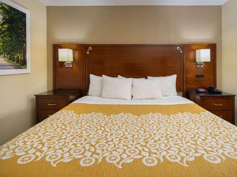 Days Inn By Wyndham Thomaston Eksteriør billede