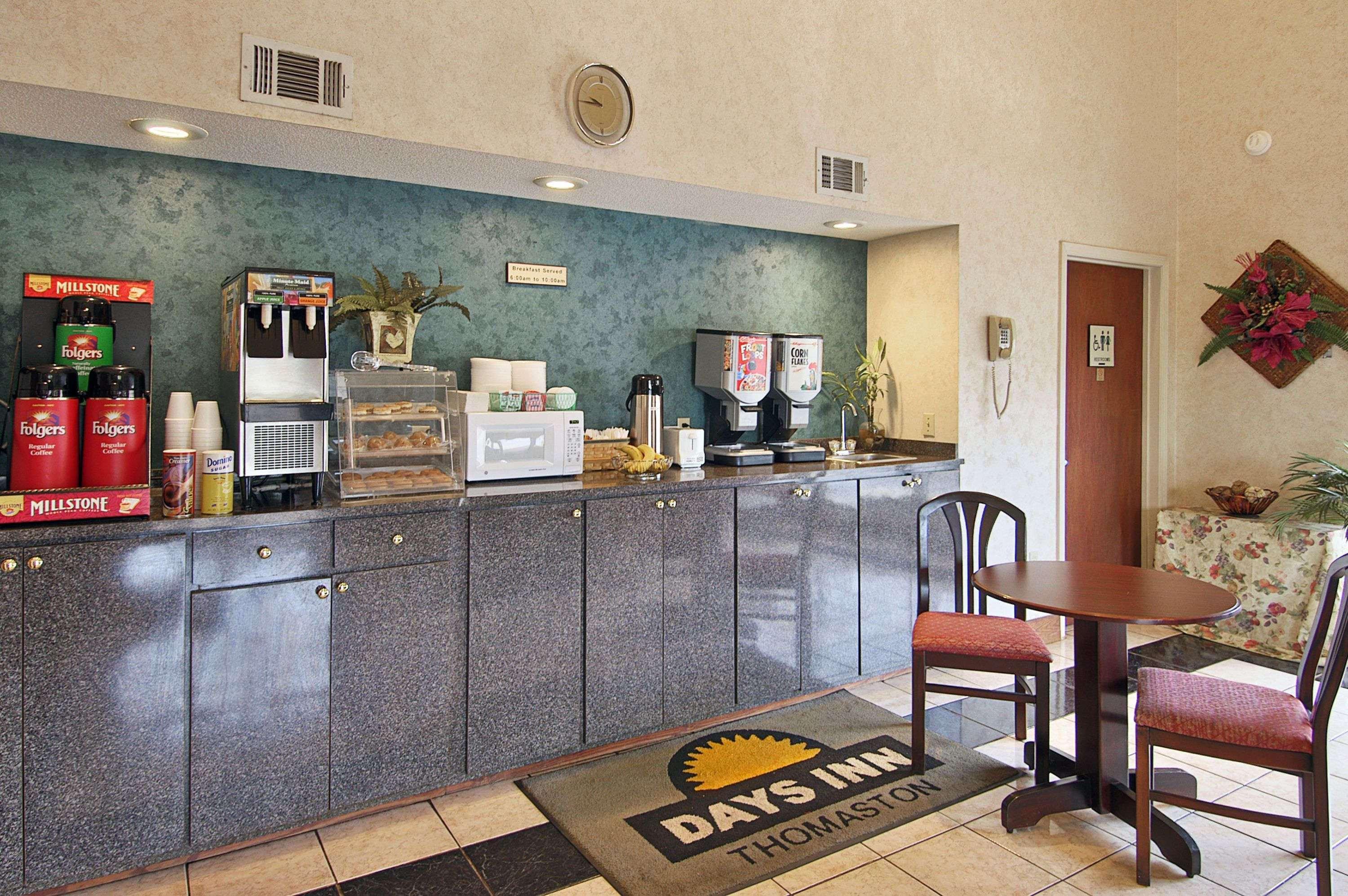 Days Inn By Wyndham Thomaston Eksteriør billede