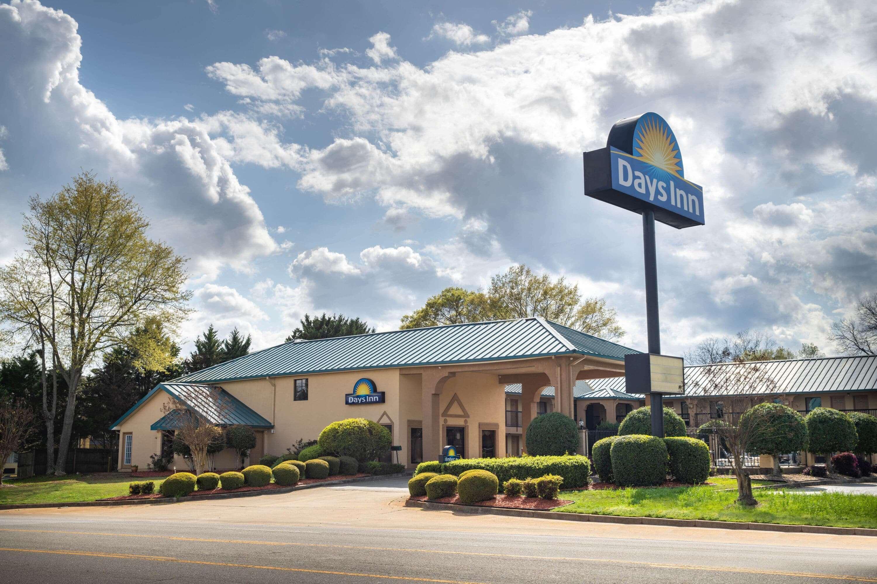 Days Inn By Wyndham Thomaston Eksteriør billede